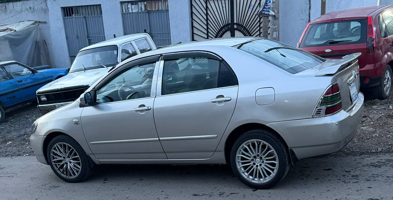 2004 toyota corolla - Image 2