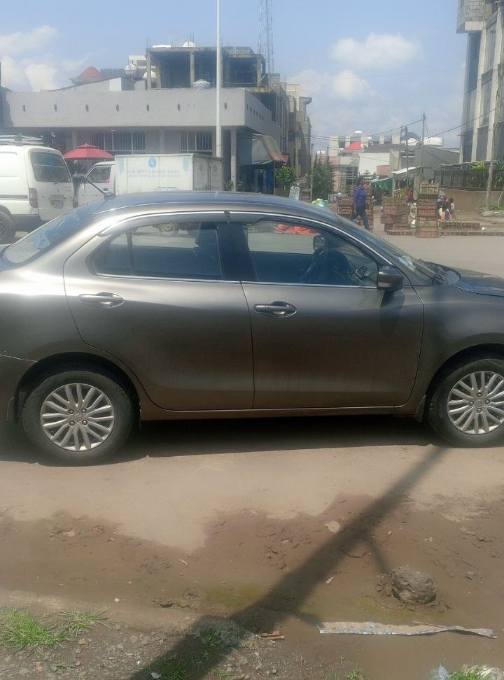 2021 Suzuki Suzuki Dzire - Image 2