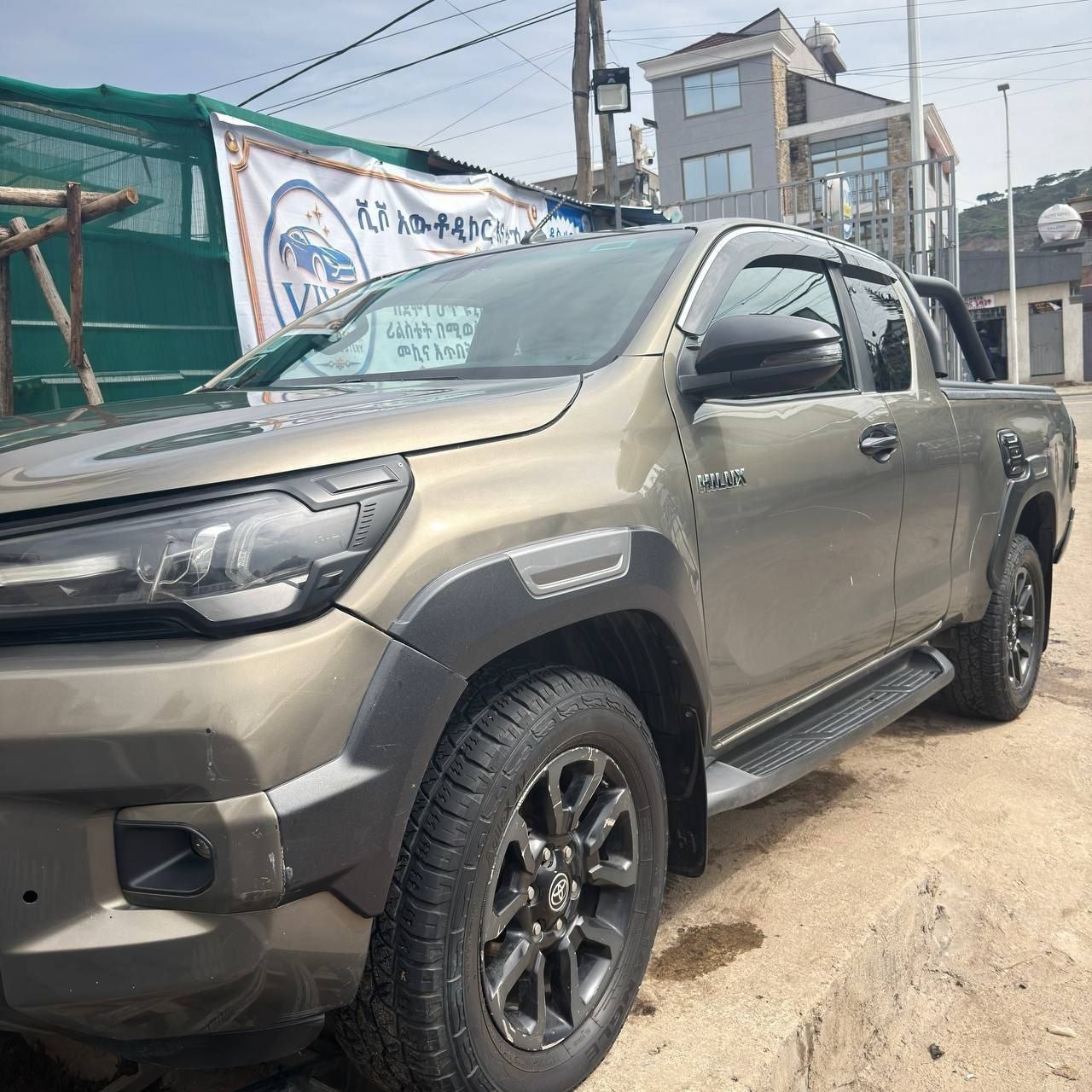 2021 Toyota Hilux invisible kin cab - Image 4
