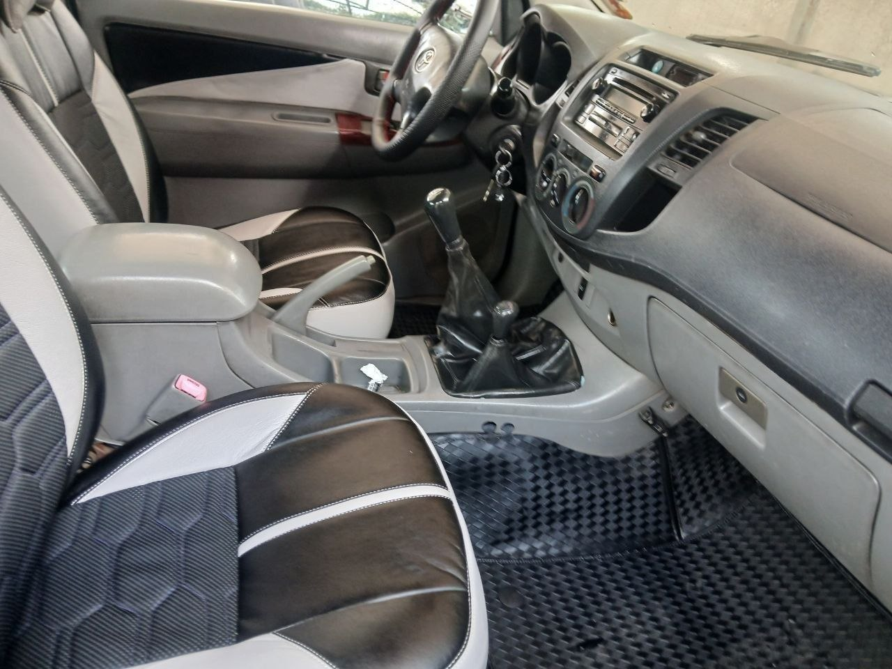 2008 TOYOTA HILUX ~ X-CAB - Image 2