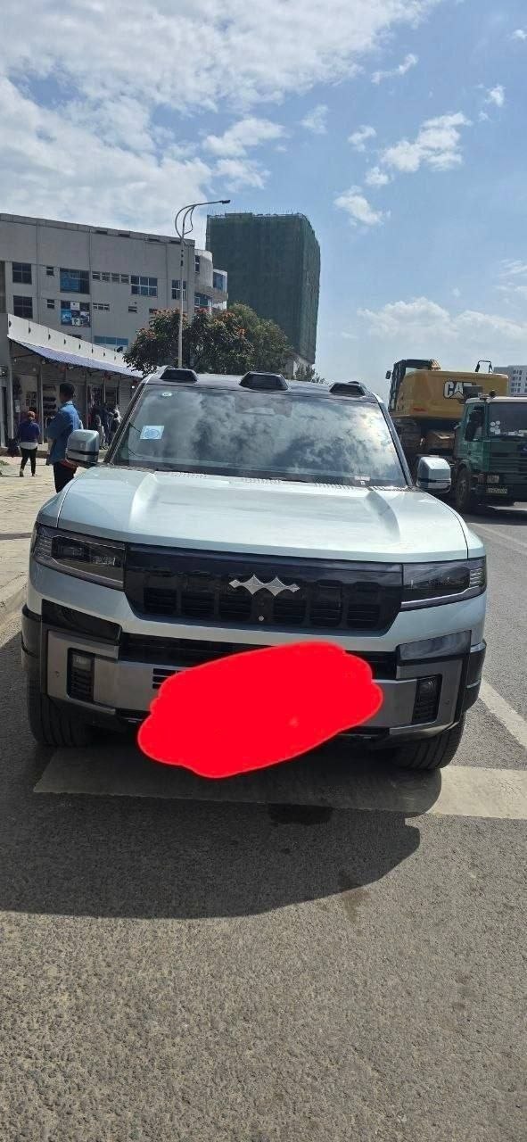 2025 BYD Leopard 8 - Image 1