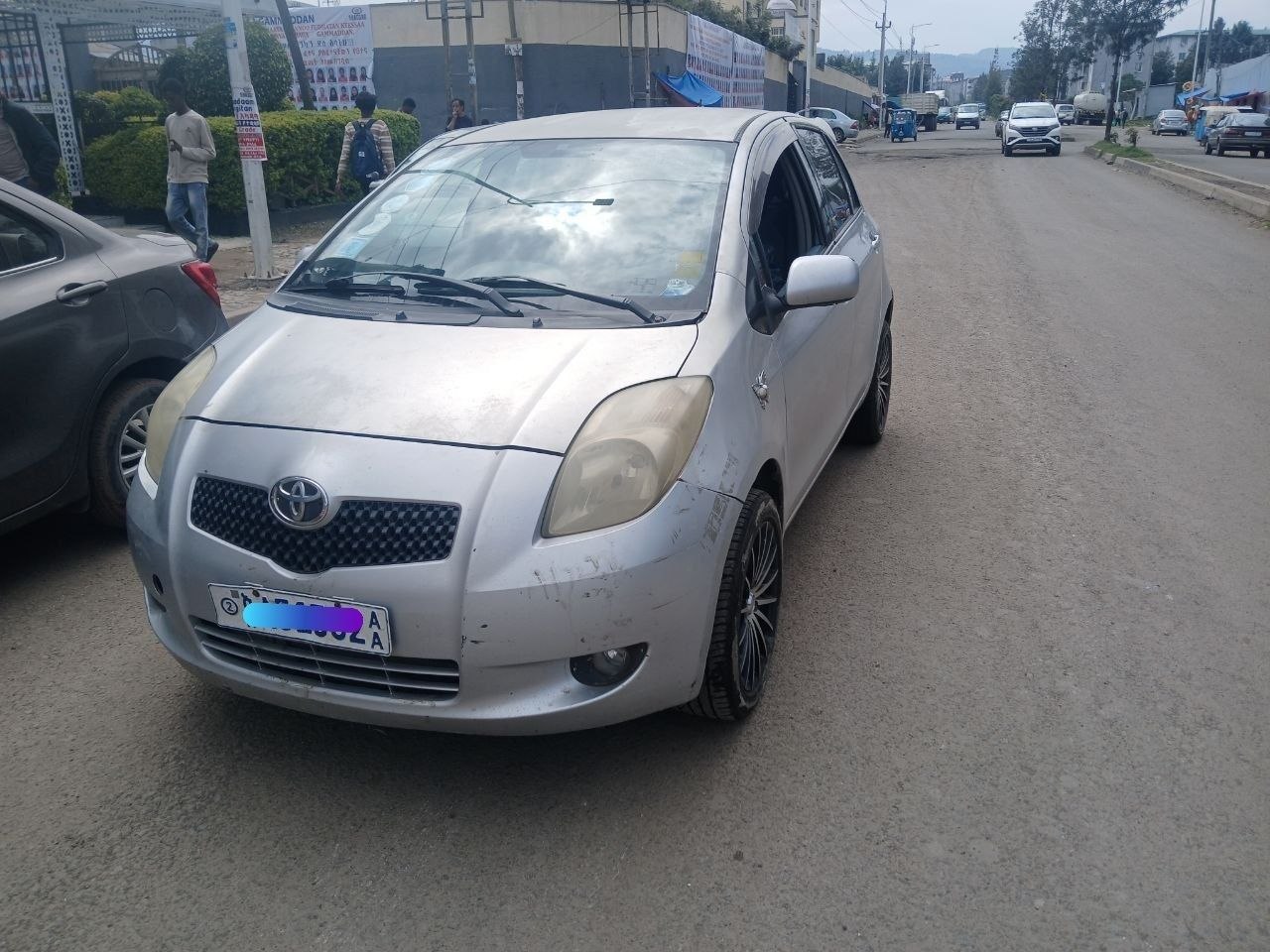 2005 Toyota Yaris compact - Image 2