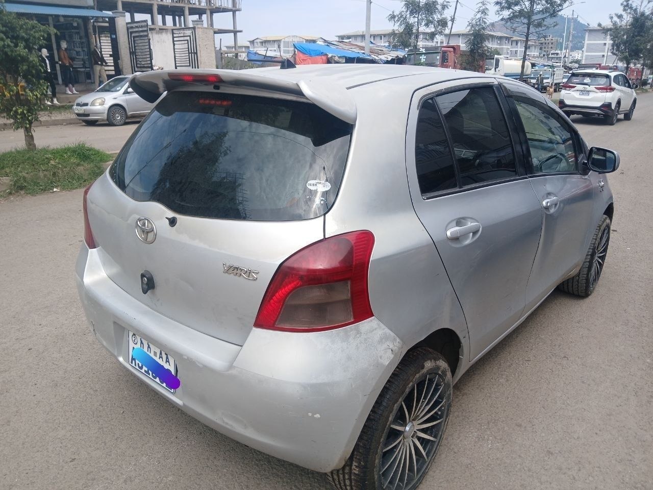 2005 Toyota Yaris compact - Image 3